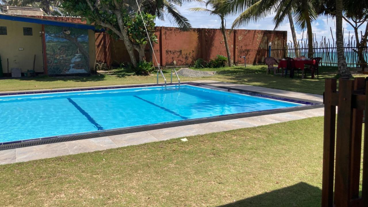 Airy Dale Villa And Guesthouse Ambalangoda  Exterior photo